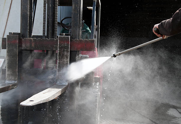 Best Pressure Washing Contractors  in Temperance, MI